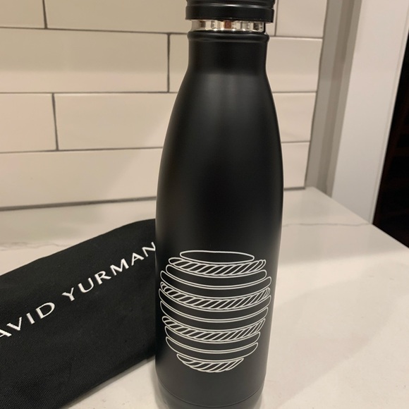 David Yurman Water Bottle, New, black, hot/cold  w/black cloth logo carrier bag - Picture 4 of 5